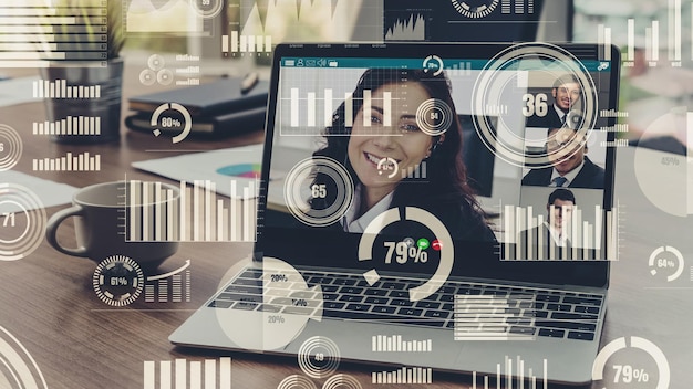 Visuel créatif de gens d'affaires lors d'une réunion du personnel de l'entreprise sur appel vidéo