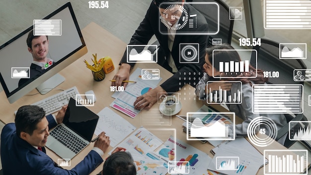 Visuel créatif de gens d'affaires lors d'une réunion du personnel d'entreprise par appel vidéo