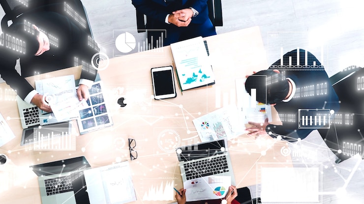 Photo visuel créatif des gens d'affaires lors de la réunion du personnel de l'entreprise