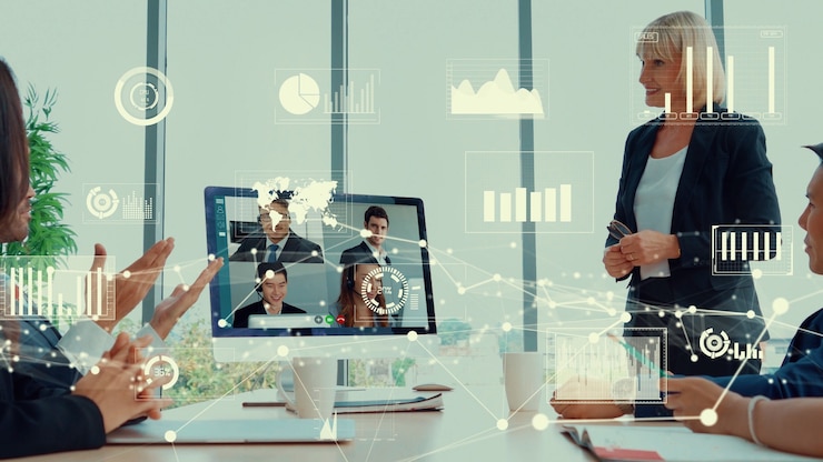 Photo visuel créatif d'hommes d'affaires lors d'une réunion du personnel d'entreprise par appel vidéo