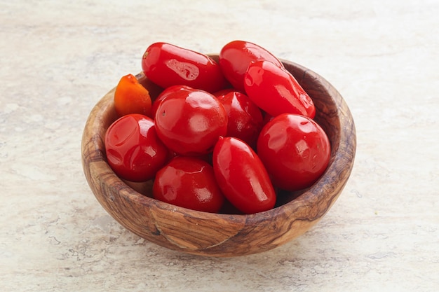 Vitamines marinées à la tomate rouge marinée