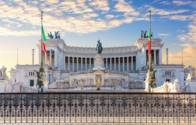 Vittoriano ou autel de la patrie vue depuis la place de Venise Rome Italie