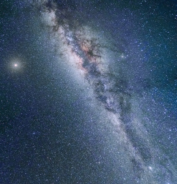 Voie lactée galaxie nuit paysage coloré