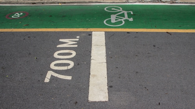 voie de symbole de bicyclette sur la route