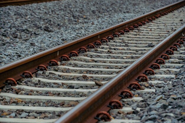 Voies ferrées à la gare