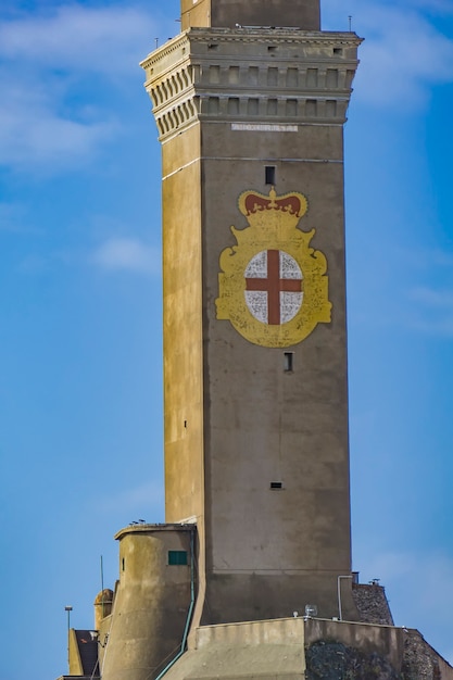 Voir au phare de Gênes en Italie