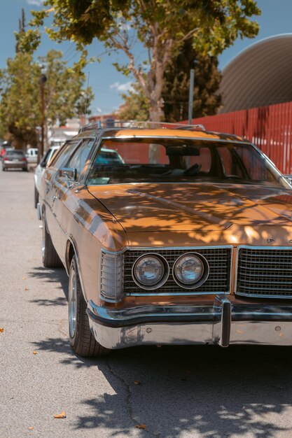 Photo voiture dans la rue en ville