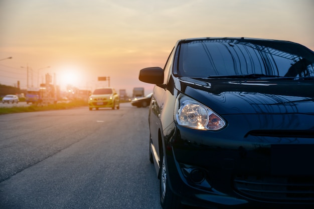 Voiture garée sur la route, voiture garée dans la rue