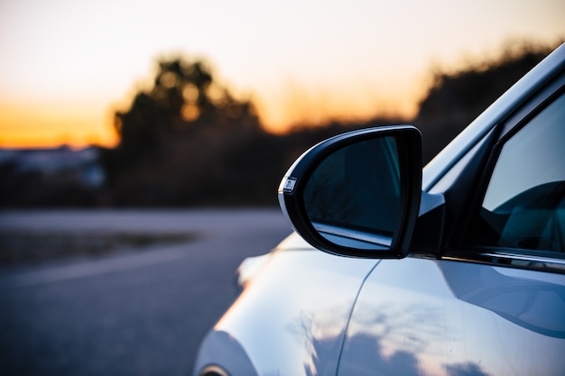 Voiture rétroviseur