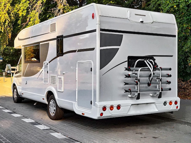 Voiture de voyage camping-car caravane