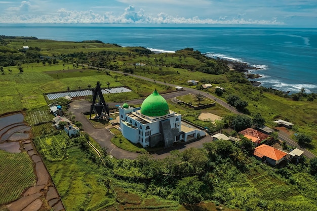 Le voyage au bord de la mer de la côte de Java