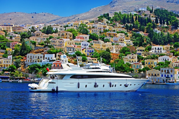 Voyage en Grèce - île colorée Simi (Symi) près de Rhodes, Dodécanèse