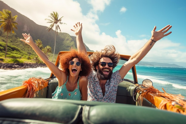 Photo voyage en voiture vacances couple heureux au volant d'une voiture décapotable