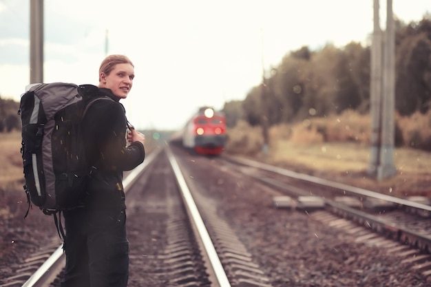 Voyager avec un sac à dos à pied