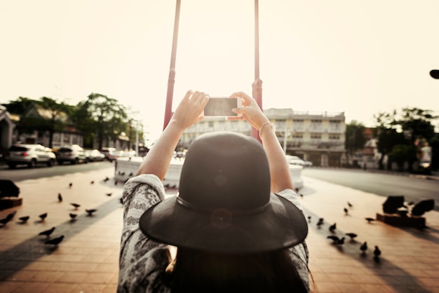 Le voyageur féminin asiatique en solo