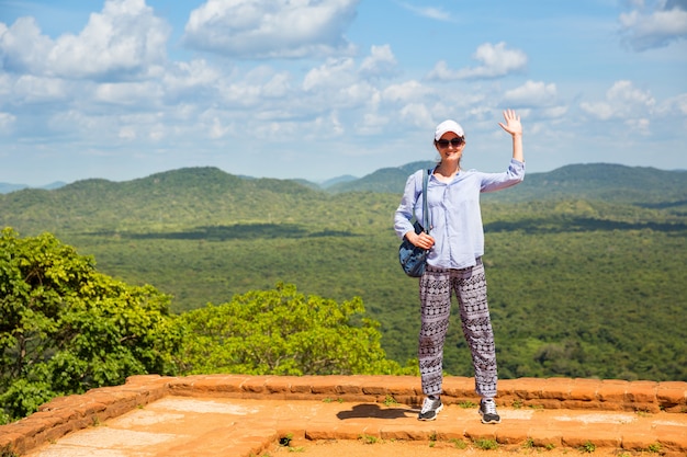 Voyageuse au monastère bouddhiste, Sigiriya