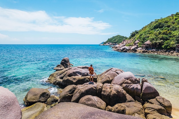 Voyagez vers la mer à Koh Tao en été et admirez les points de vue sur l'île