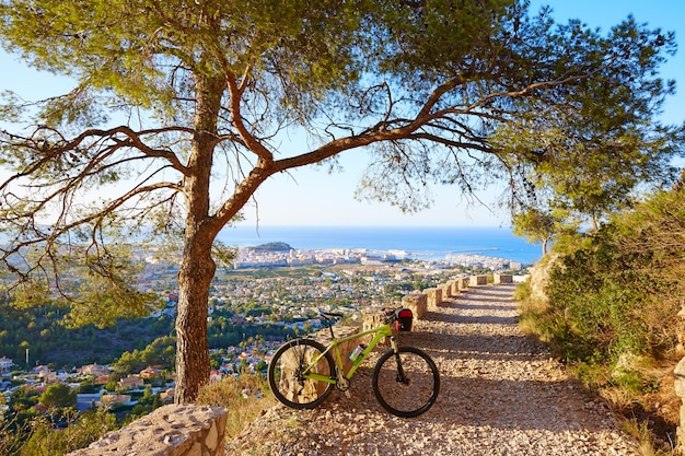 VTT Denia sur la piste de Montgo en Espagne