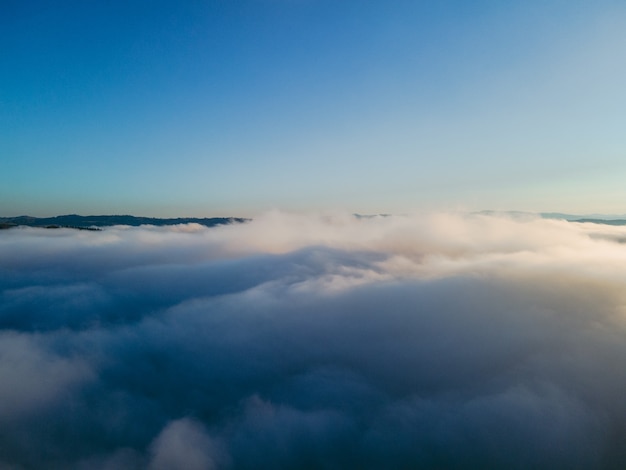 Vue aérienne au-dessus de l'espace de copie des nuages