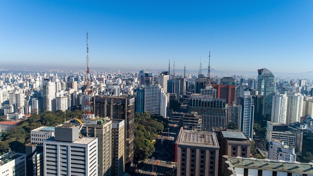 Vue aérienne de l'avenue Paulista à Sao Paulo SP Avenue principale de la capitale dimanche sans voitures avec des passants dans la rue