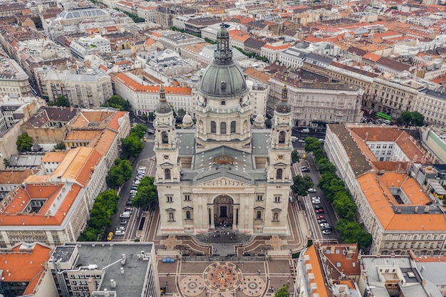 Vue aérienne de la basilique Saint-Étienne de Budapest