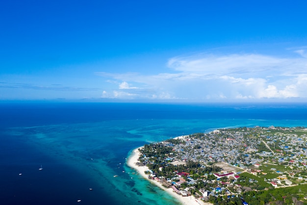 Photo vue aérienne de la belle île tropicale de zanzibar