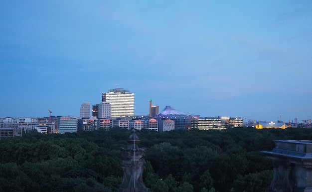 Vue aérienne de Berlin la nuit