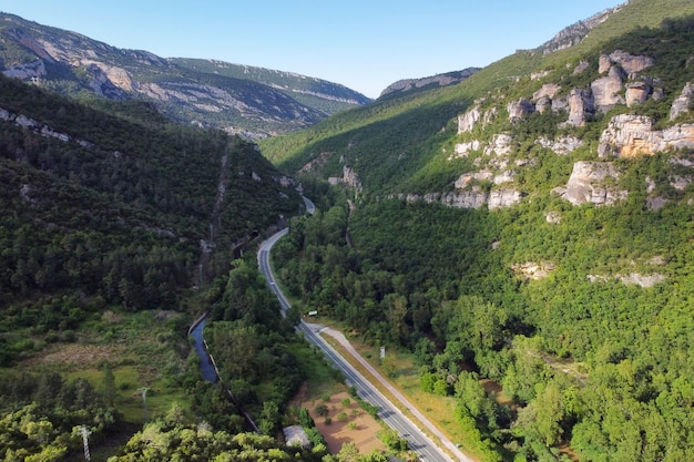 Vue aérienne d'un canyon et de l'Èbre