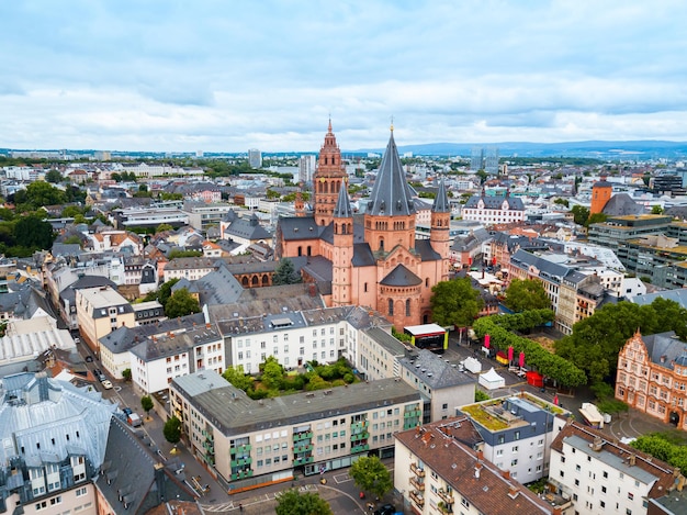 Vue aérienne de la cathédrale de Mayence Allemagne