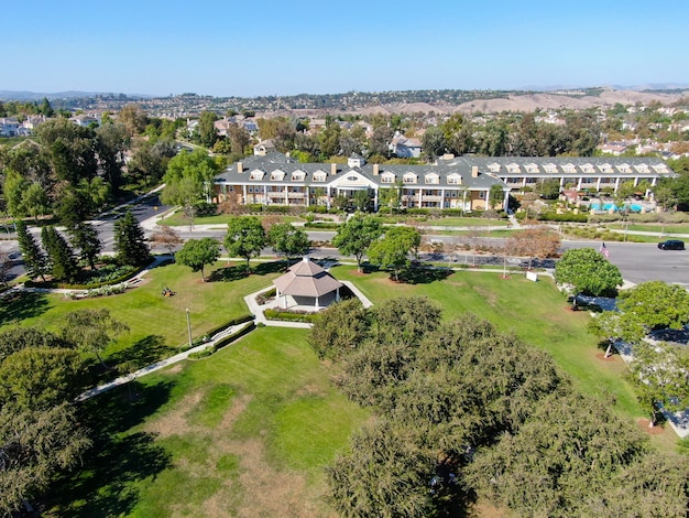 Vue aérienne de la communauté masterplanned Ladera Ranch South Orange County en Californie