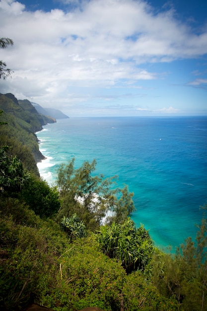 Photo vue aérienne de la côte de na pali à kauai hawaii