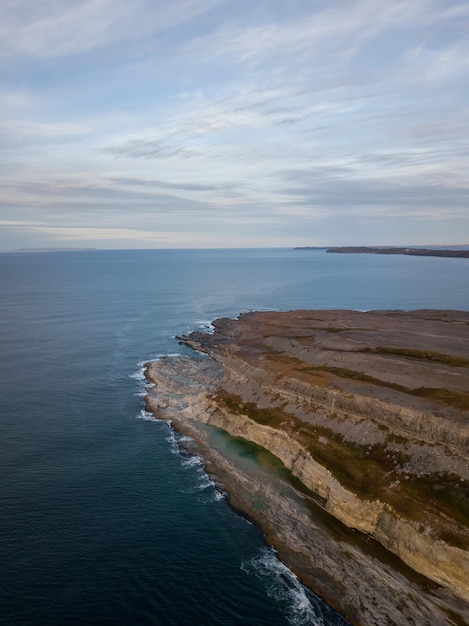 Vue aérienne de la côte rocheuse de l'océan Atlantique Terre-Neuve Canada Nature Background