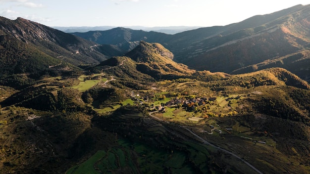 Vue aérienne d'un drone sur la vallée du Caon de Aisclo dans la Ordesa y Monte Perdido Natur