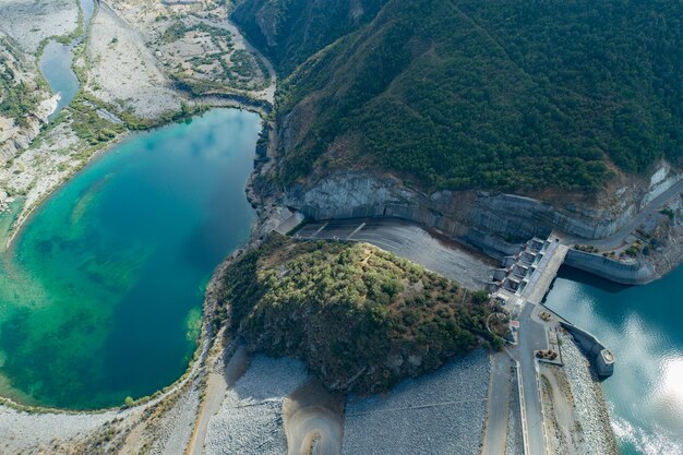 Photo vue aérienne du barrage de machacura dans la région de maule au chili