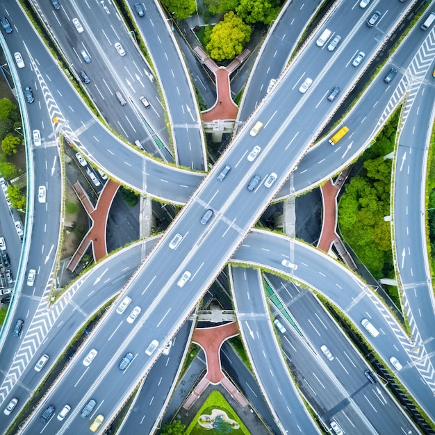 Vue aérienne du carrefour routier surélevé à shanghai