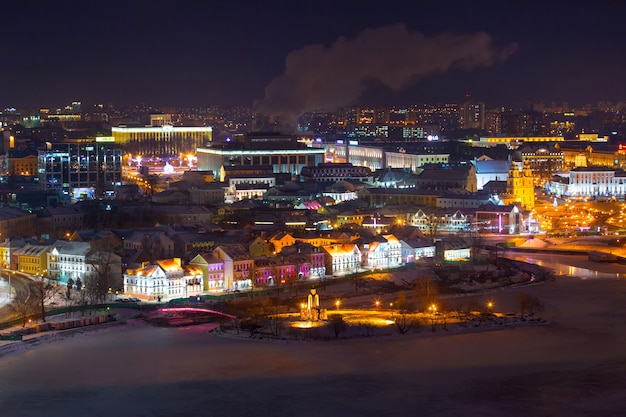 Vue aérienne du centre de nuit Minsk, Biélorussie