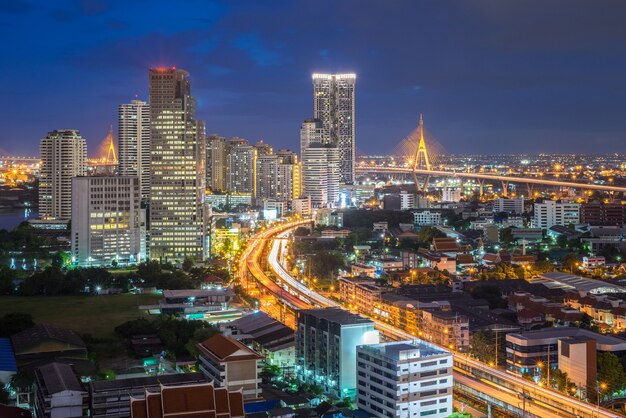 Vue aérienne du centre-ville de Bangkok cityscape urbain de nuit