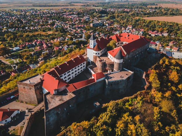 Vue aérienne du château palanok