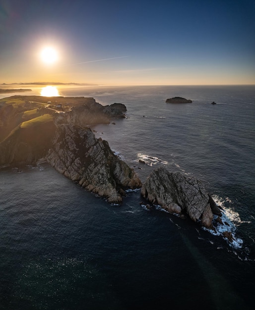 vue aérienne du coucher de soleil à Cabo de Penas