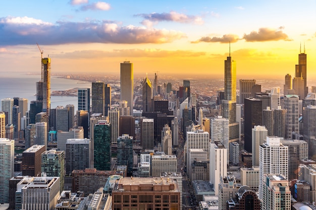 Vue aérienne du coucher de soleil de Chicago Skylines South