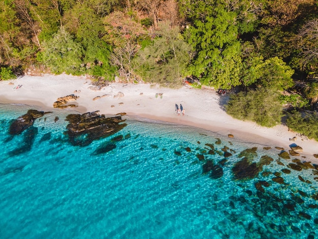 Vue aérienne du drone de l'île de Samet en Thaïlande.