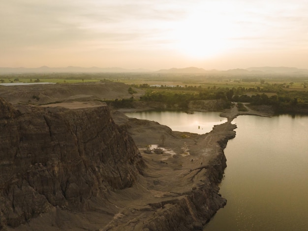 Une vue aérienne du Grand Canyon à Ratchaburi près de Bangkok en Thaïlande