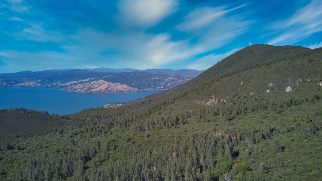 Vue aérienne du lac Clear en Californie