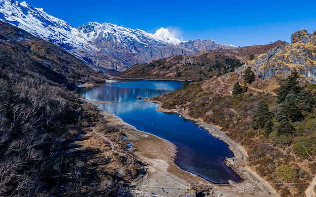 Photo vue aérienne du lac kaltal à gorkha népal