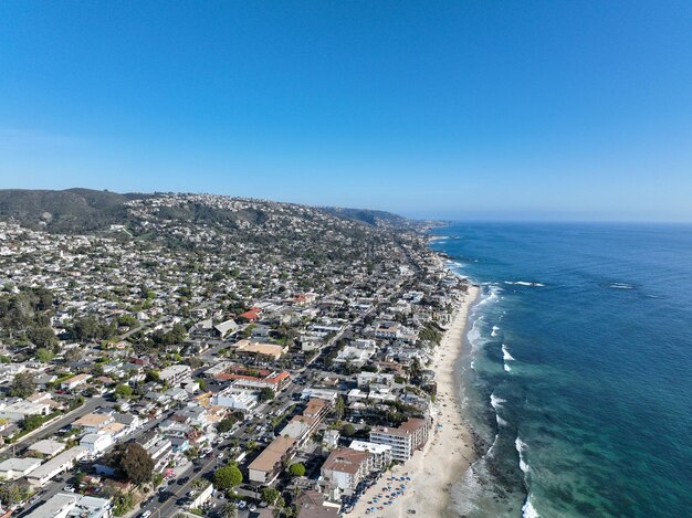 Vue aérienne du littoral de laguna beach côte sud de la californie usa