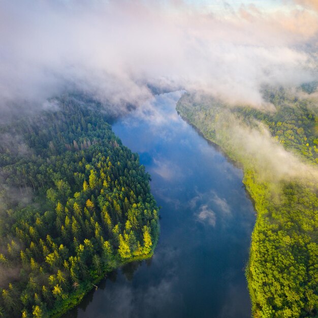 Photo vue aérienne du magnifique lac