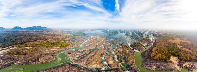 Vue aérienne du Mékong sur le Mékong au Laos, cascades de Li Phi