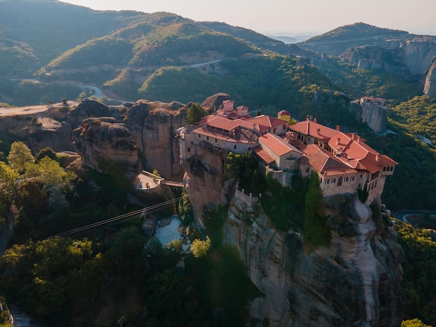 Vue aérienne du monastère des Météores montagnes de Thessalie Grèce