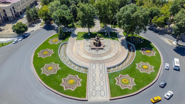 Vue aérienne du monument Amir Temur à Samarcande