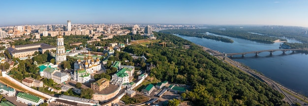 Vue aérienne du monument de la mère patrie à kiev